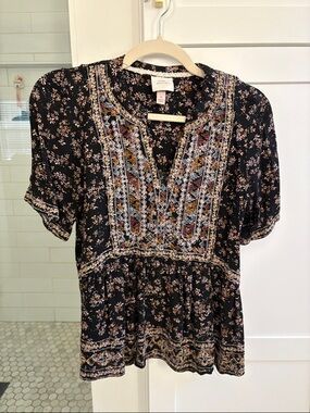 Knox Rose Boho Embroidered Black Floral Peplum Top